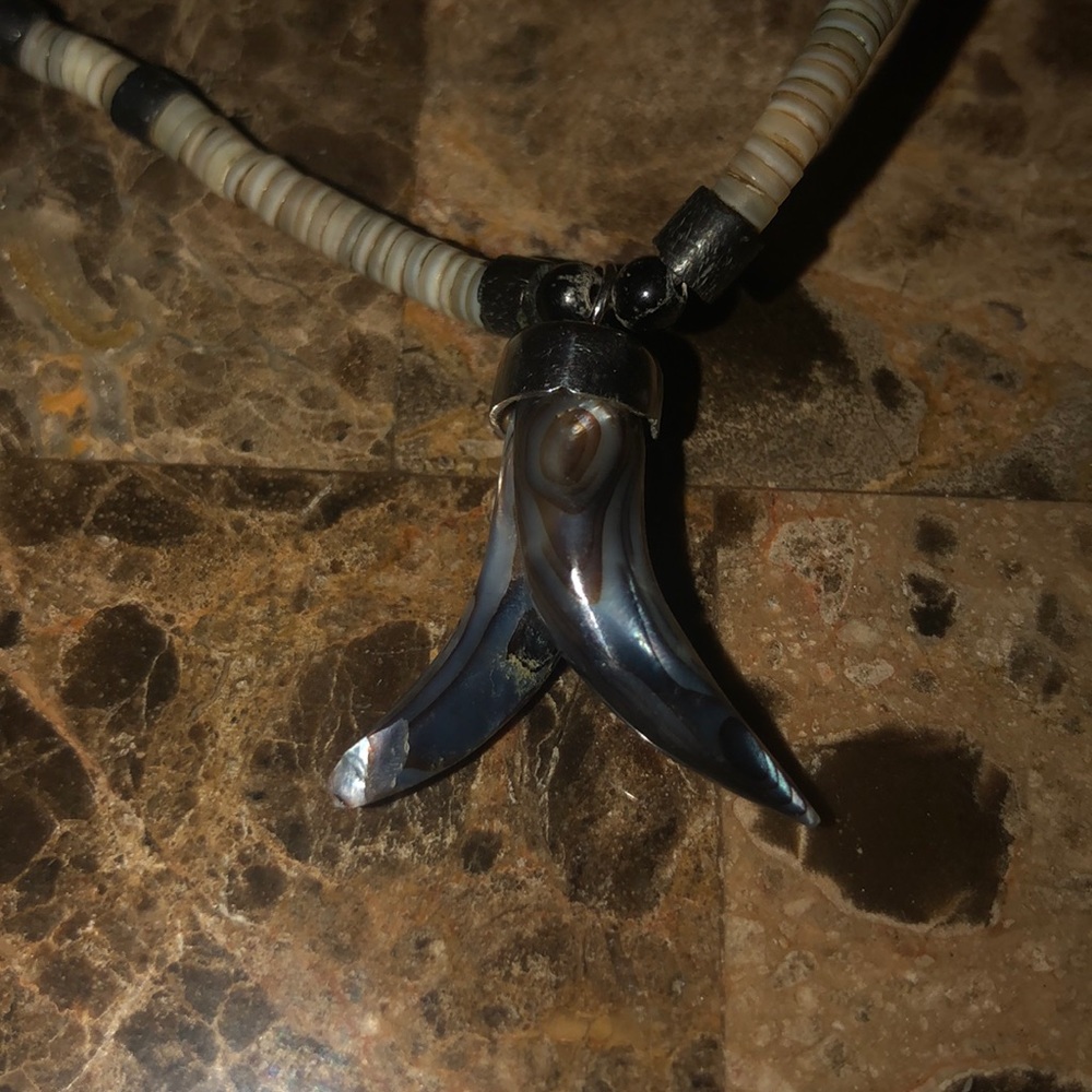 Shell necklace - Picture 2 of 4